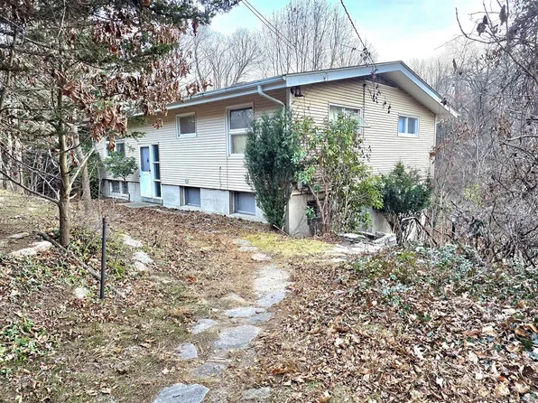 1089 Storrs Road, Mansfield, CT 06268