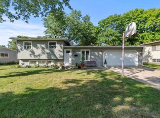 39 Hampton Rd, Montgomery, IL 60538