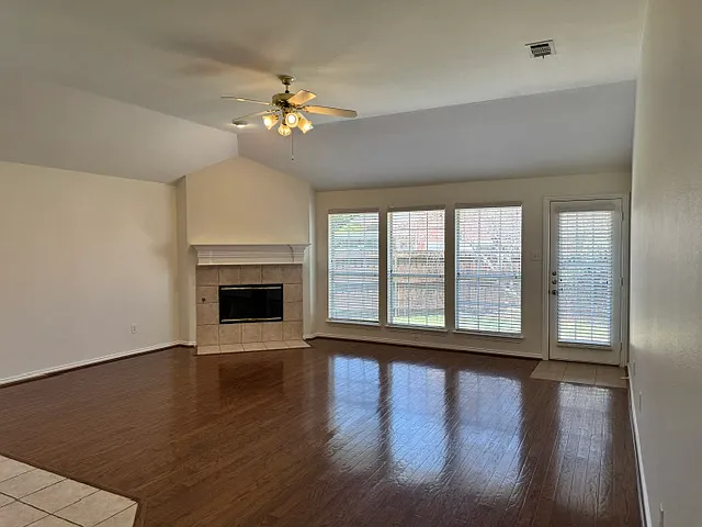 11342 Mansfield Dr — Photo 12
