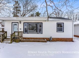 3802 Park Dr, Parma, OH 44134