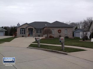 806 Sequoia Ct, Manitowoc, WI 54220