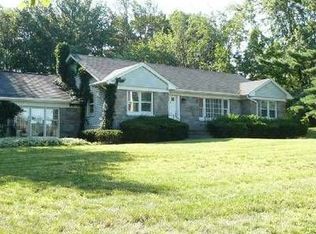 65 W Ramapo Rd, Garnerville, NY 10923