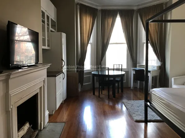 323 Beacon St, Boston, MA