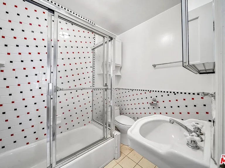 333 S Roxbury Dr — Photo 27
