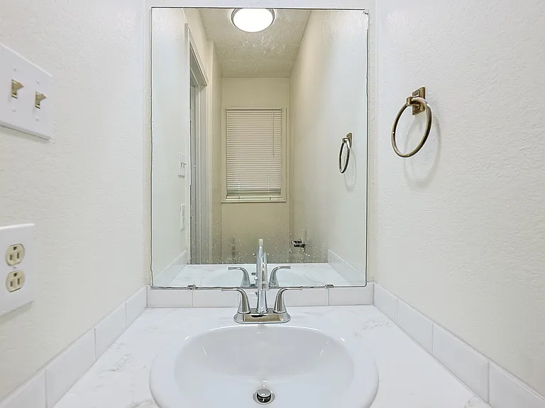 8308 Albany Ave — Photo 7