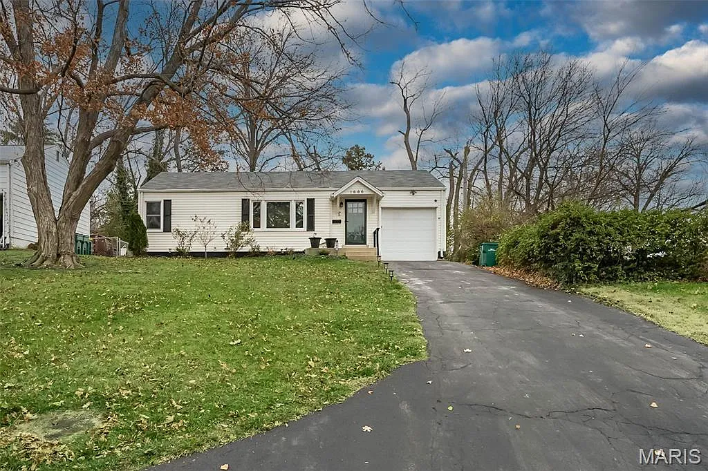 1666 Crabapple Ln photo 1