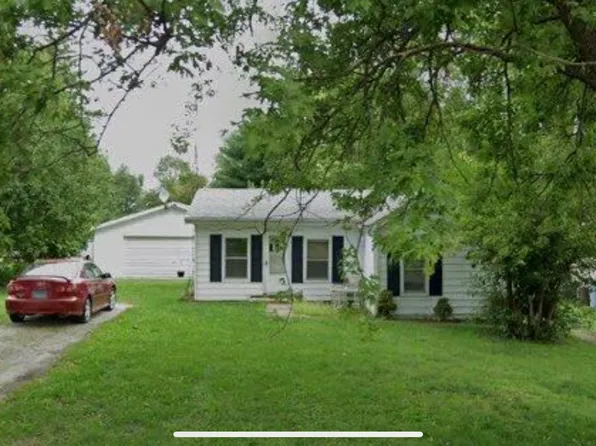 105 W Hunter St, Abingdon, IL 61410