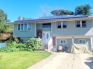 11 Churchill Dr, Brentwood, NY 11717