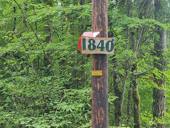 2nd image of 1840 W Deegan Rd W