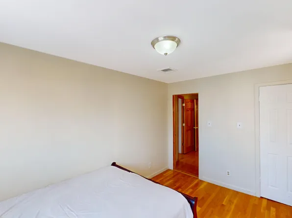 3718 Neptune Avenue image 9 of 18