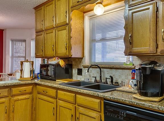 2nd image of 1336 Fieldstone Dr