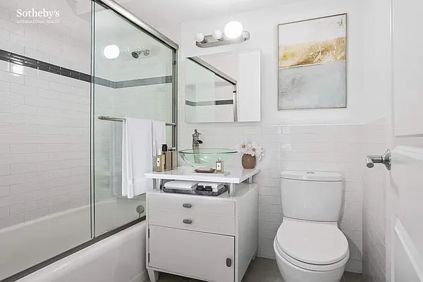 Sold by Sotheby's International Realty | media 2