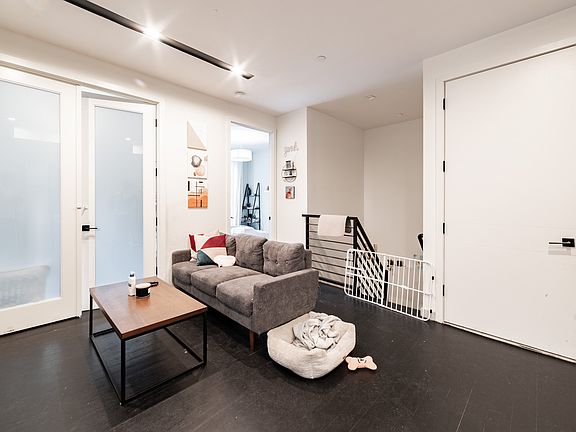4th image of 229 Winthrop St #1A
