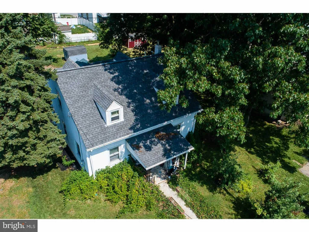 1803 New Hope St photo 1