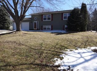 1375 Marigold Cir, Victoria, MN 55386