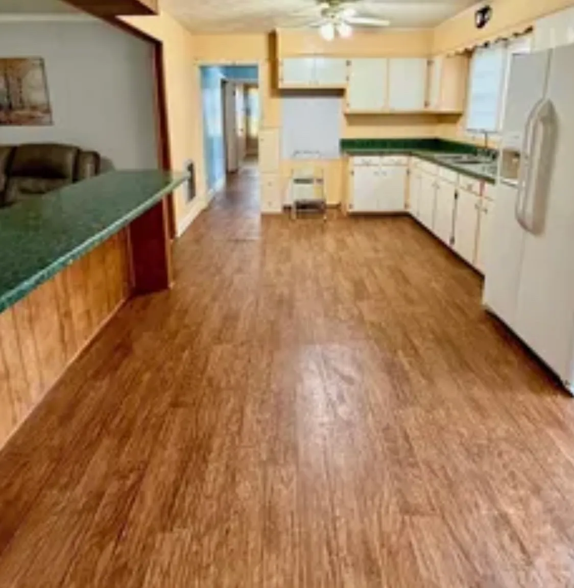 3 bed, 1100 sqft, $1,100 — Photo 3