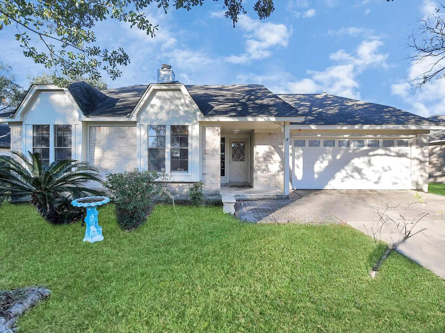 3 bed, 2.0 bath, 1712 sqft, $1,900 — Photo 2
