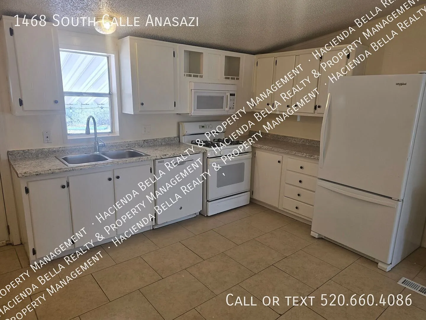 Huge Private Location 3 Bedroom 2 Bath Home!! Horse Property — Photo 3
