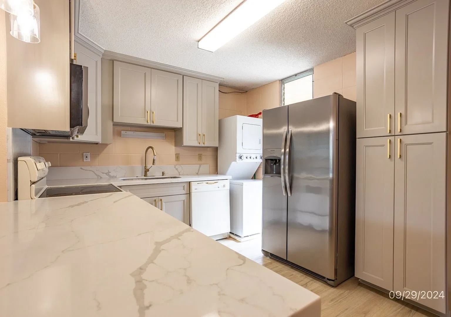 3br/2ba/2pkg Condo in Waikalani Woodlands — Photo 2