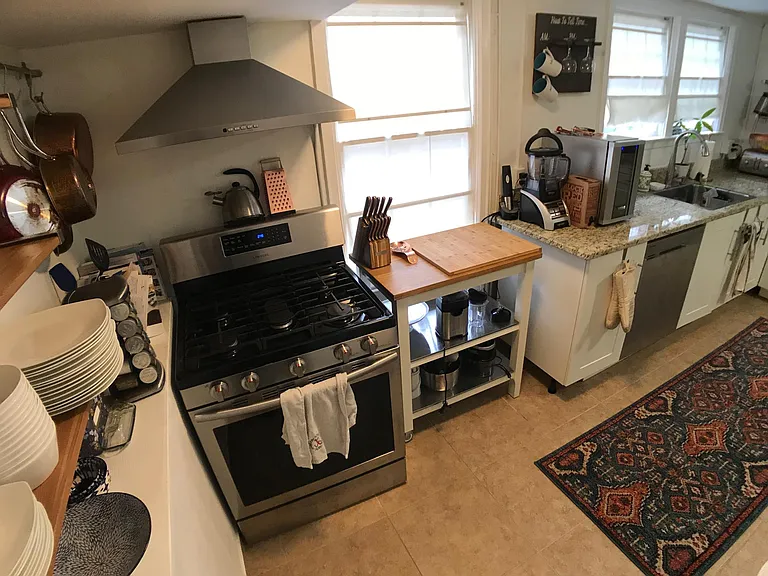 260 9th St NE — Photo 5