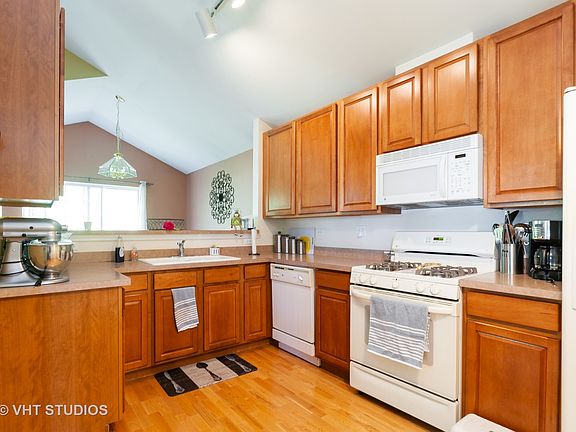 4th image of 704 S Rosehall Ln #0