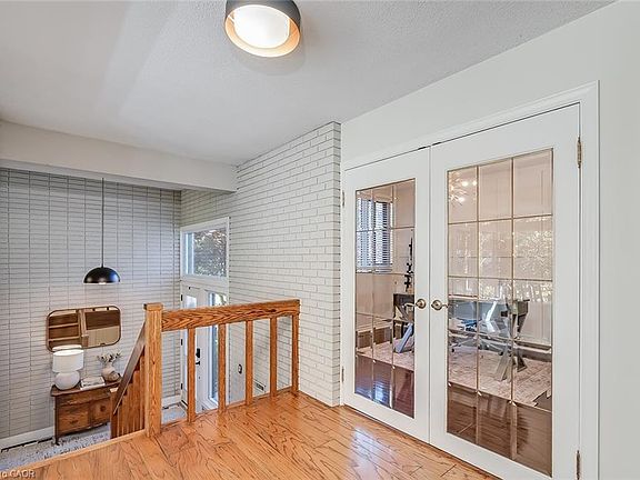 5th image of 308 Cardinal Ave