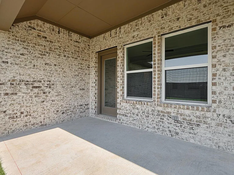 509 Amenduni Ln — Photo 35