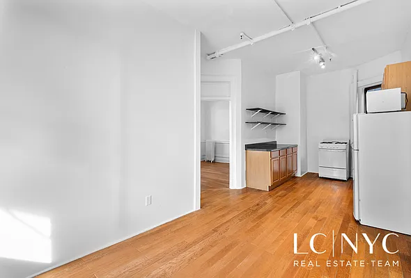 Rented by Keller Williams NYC | media 13