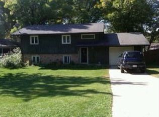 309 Rockcliff Dr, Rockford, IL 61108