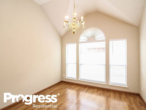 5th image of 3321 Cool Springs Cir
