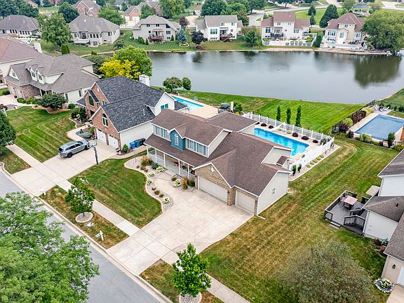 5th image of 673 Davis Cir