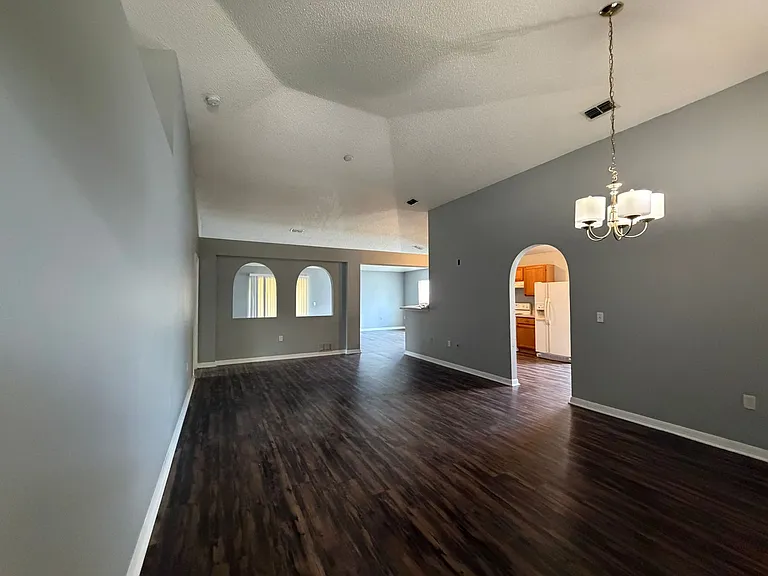 7327 N High Bluff Rd — Photo 3