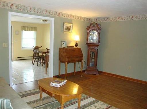2nd image of 207 Bayberry Hill Ln