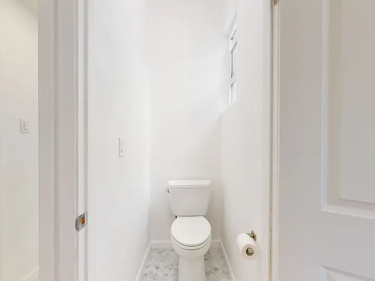 105 Webster St #1 — Photo 15