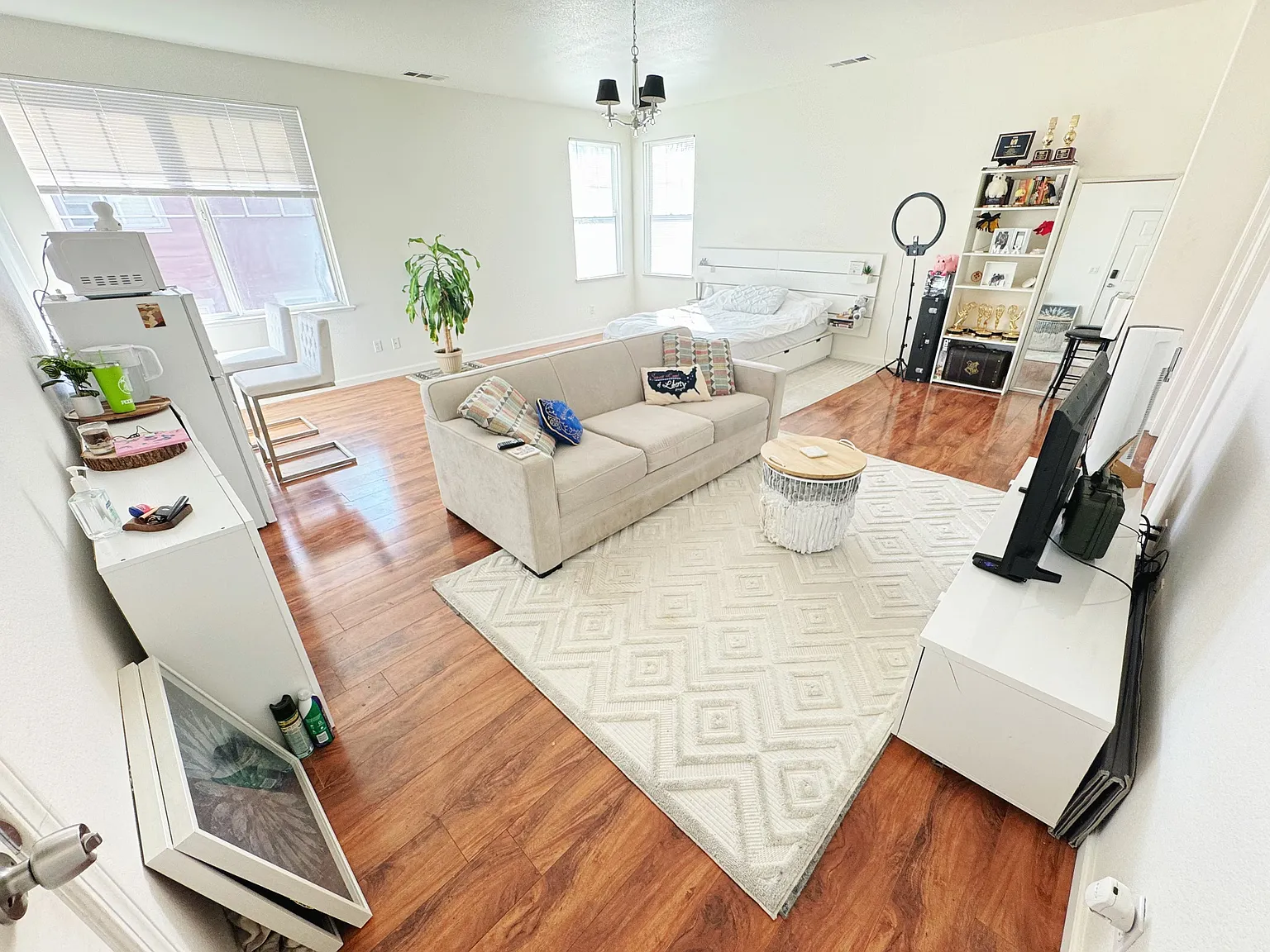 962 Garrity Way photo 1