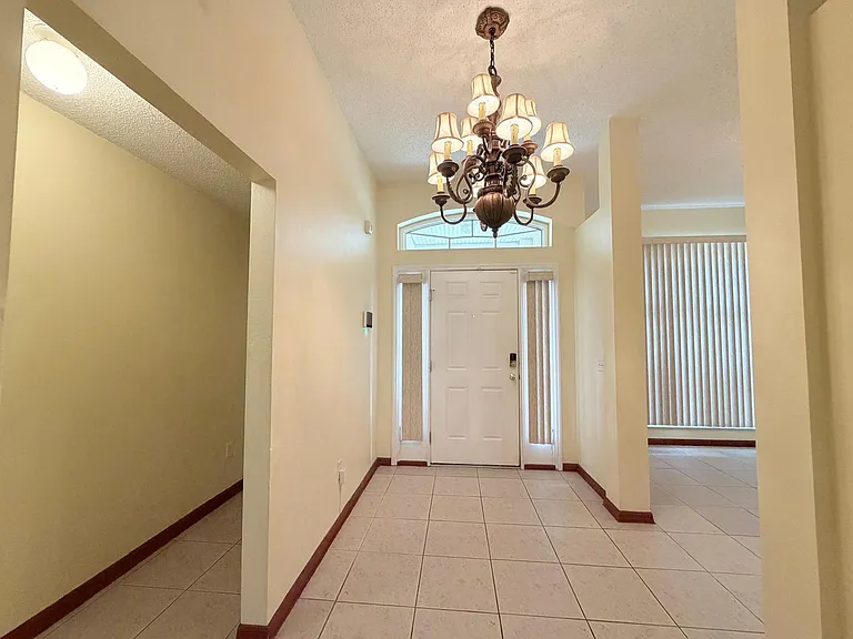1613 SW Whipple Ave — Photo 10