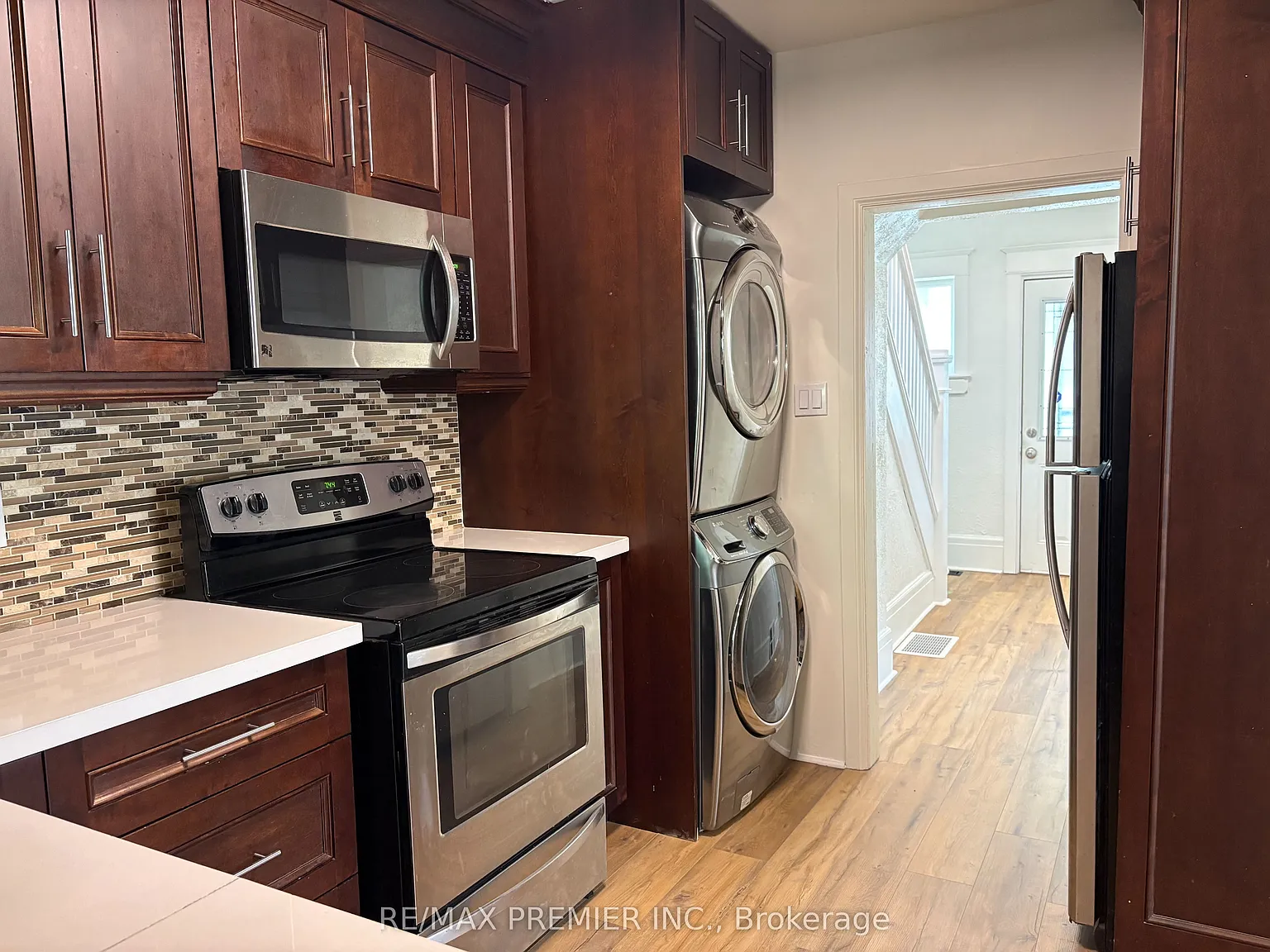 3 bed, $3,000 — Photo 4