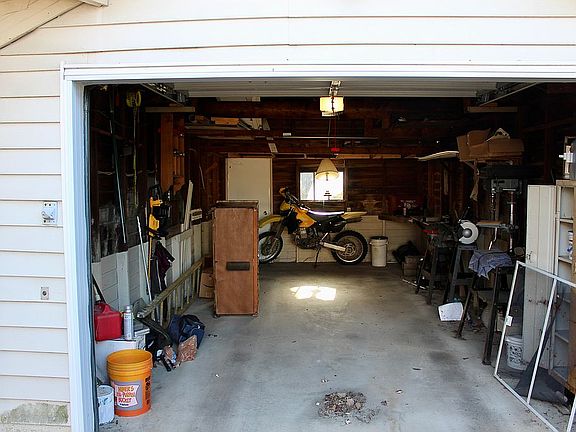 4th image of 1411 W Main St