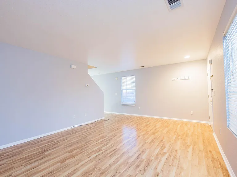 10125 Fairfax Ct — Photo 14
