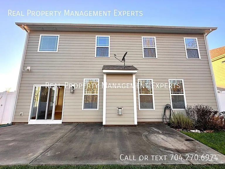 278 Preston Rd — Photo 32