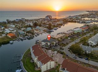 12400 Capri Cir N UNIT B, Treasure Island, FL 33706