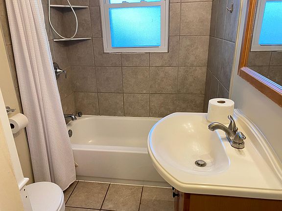 4th image of 20307 Westover Ave