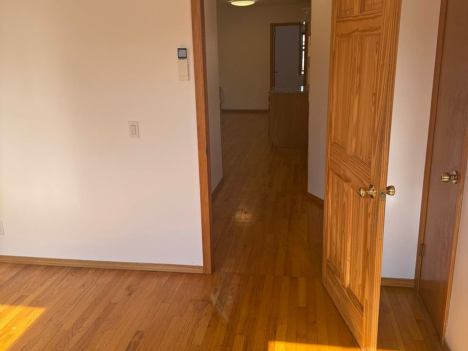 1st image of 916 Manhattan Ave #4R