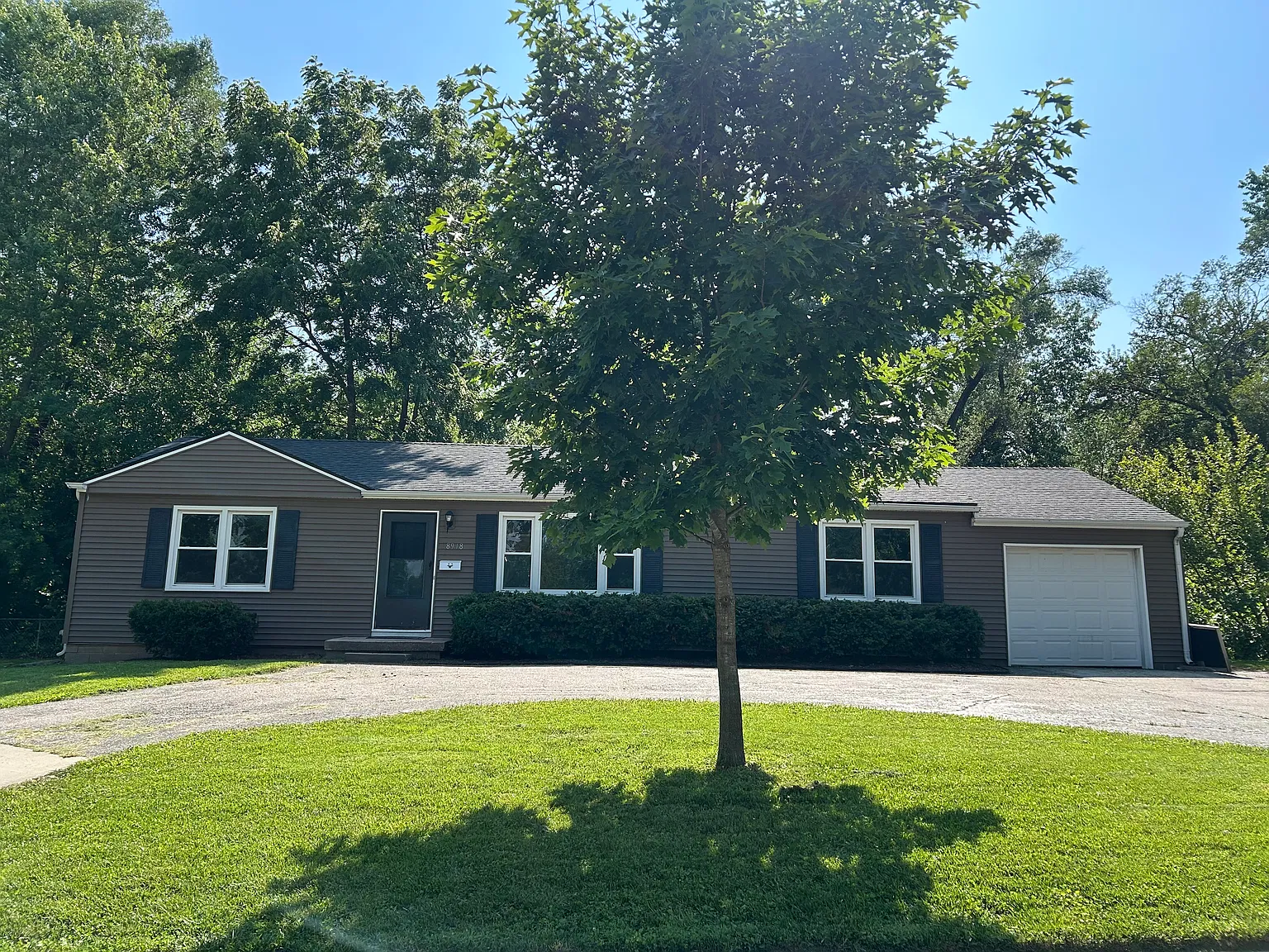 3 bed, 1248 sqft, $2,300 — Photo 1