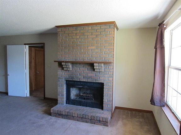 4th image of 7504 Sandy Creek Dr