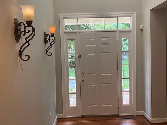4th image of 2106 Tysons Executive Ct