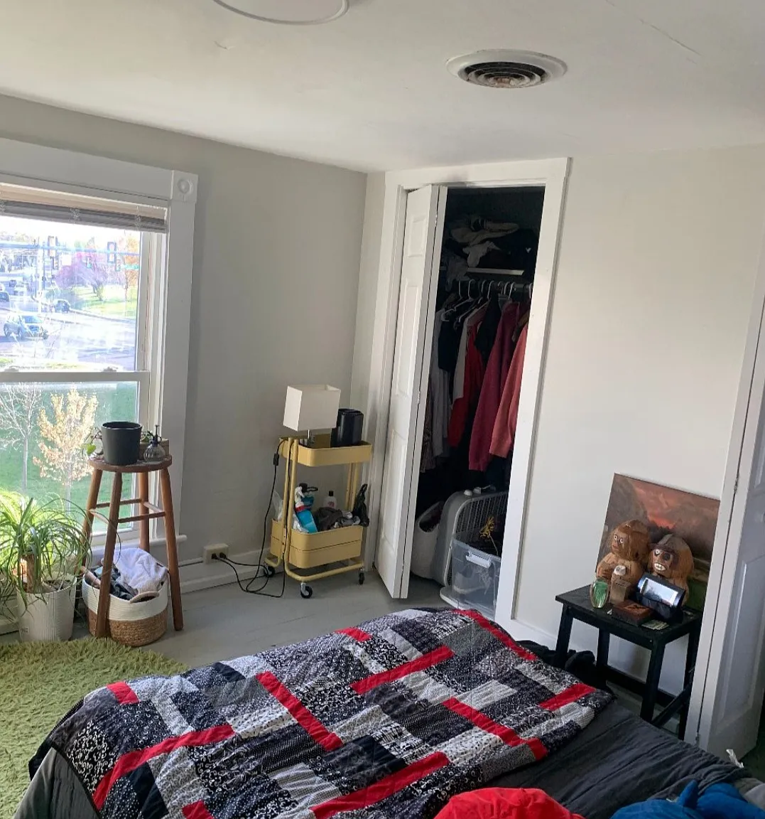 4 bed, 1.5 bath, 1352 sqft, $500 — Photo 2