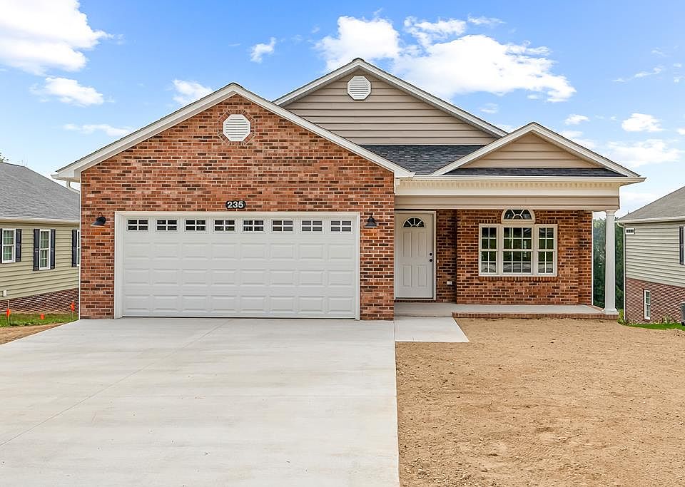 1st image of 235 College Park Dr