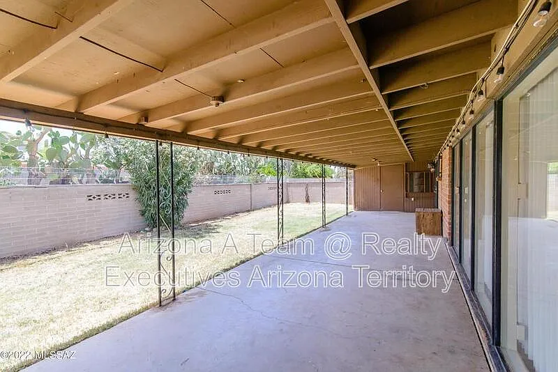 3 bed, 2.0 bath, 1780 sqft, $1,895 — Photo 3