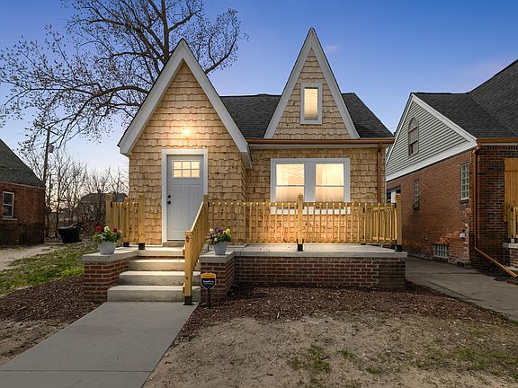 3rd image of 16153 Woodingham Dr